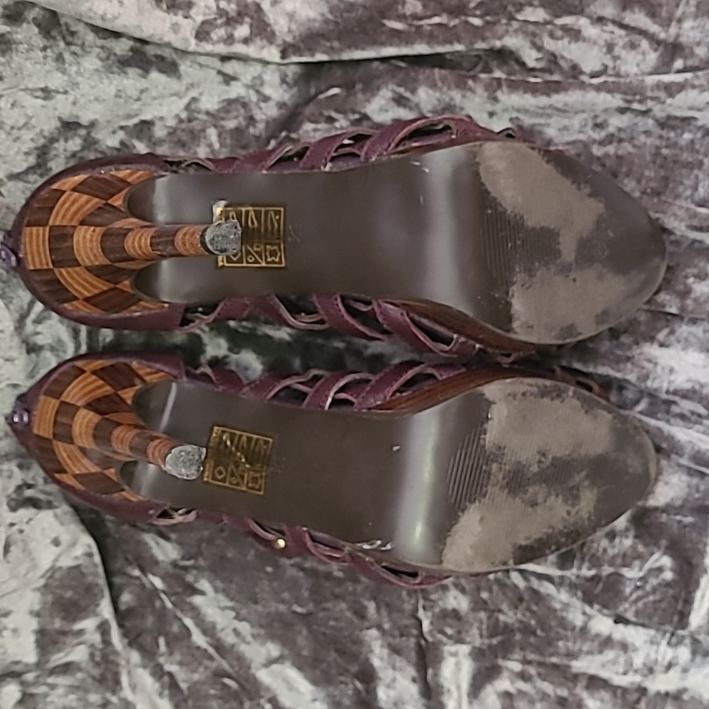 High heel - Picture 4 of 5